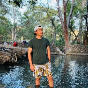 Meet your Posher, Ernesto